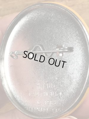 80年代頃のホールマーク社製のメッセージが書かれたビンテージの缶バッジ