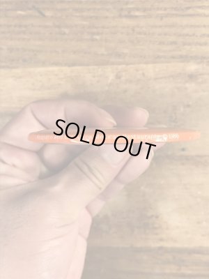 80'sのAsk Me If I Really Give A Shirt.のメッセージが書かれたビンテージの缶バッジ