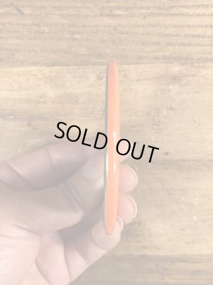 80年代頃のAsk Me If I Really Give A Shirt.のメッセージが書かれたヴィンテージの缶バッチ