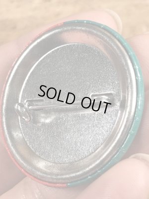 80年代頃のWhat's So Goddamned Terrific About...のメッセージが書かれたビンテージの缶バッジ