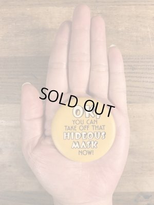 80年代頃のホールマーク社製のメッセージが書かれたビンテージの缶バッジ