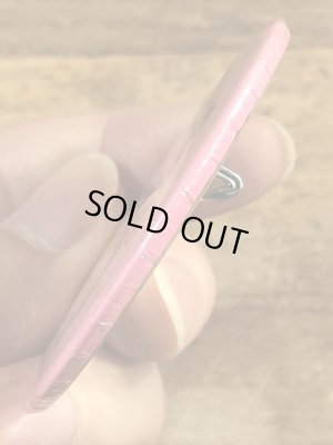 80年代頃のBite Meのブタが描かれたビンテージの缶バッジ