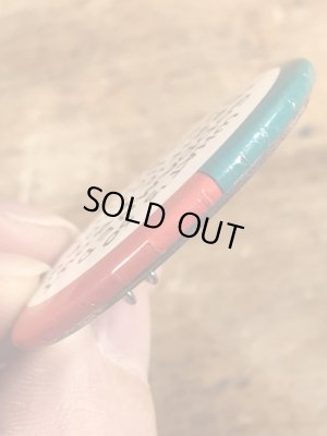 80年代頃のWhat's So Goddamned Terrific About...のメッセージが書かれたビンテージの缶バッジ