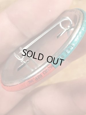 80’sのWhat's So Goddamned Terrific About...のメッセージが書かれたヴィンテージの缶バッチ