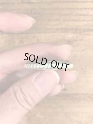 60~70’sのSave Water Shower With A Friendのメッセージが書かれたヴィンテージの缶バッチ