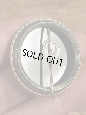 60~70’sのSave Water Shower With A Friendのメッセージが書かれたヴィンテージの缶バッチ