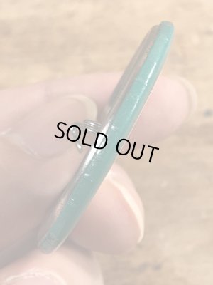 80’sのWhat's So Goddamned Terrific About...のメッセージが書かれたヴィンテージの缶バッチ