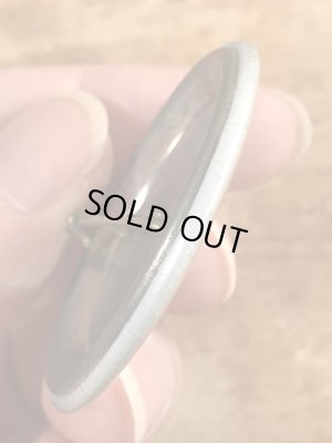 80’sのOld Enough To Fight Old Enough To Drinkのメッセージが書かれたビンテージの缶バッジ