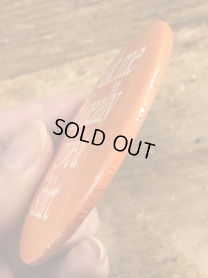 80年代頃のAsk Me If I Really Give A Shirt.のメッセージが書かれたヴィンテージの缶バッチ