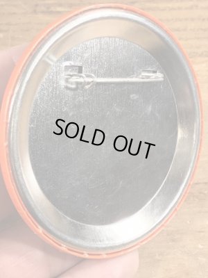 80'sのAsk Me If I Really Give A Shirt.のメッセージが書かれたビンテージの缶バッジ