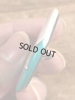 80年代頃のLet's Talk Tunaのメッセージが書かれたビンテージの缶バッジ