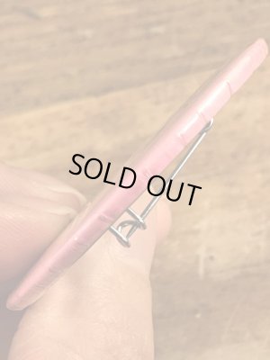 80年代頃のBite Meのブタが描かれたビンテージの缶バッジ