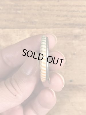 60~70年代頃のSave Water Shower With A Friendのメッセージが書かれたビンテージの缶バッジ