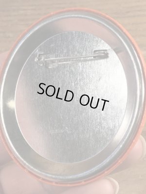 80年代頃のAsk Me If I Really Give A Shirt.のメッセージが書かれたヴィンテージの缶バッチ