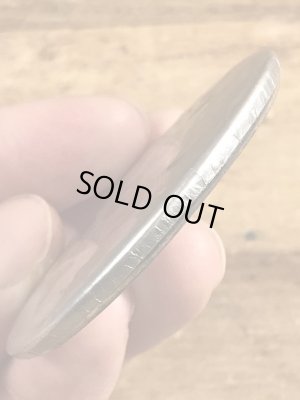 80年代頃のアンハイザーブッシュビールのメッセージが書かれたビンテージの缶バッジ