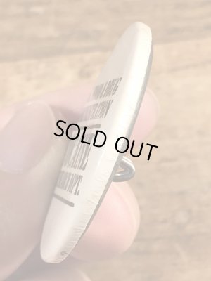 80年代頃のU.S.Food & Drug Administration Cocaine Research Dept.のメッセージが書かれたビンテージの缶バッジ