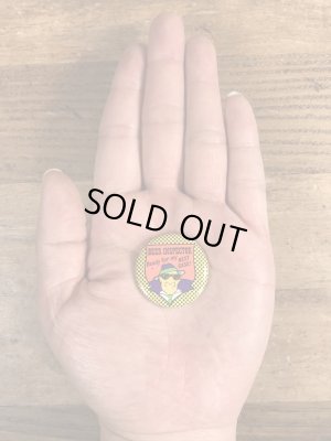 80’sのBeer Inspector Ready For My Next Case!のアメリカンジョークが描かれたヴィンテージの缶バッチ