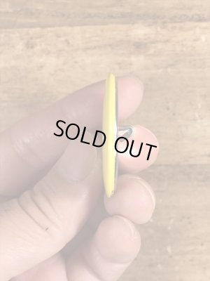 80年代頃のBack Off!...のメッセージが書かれたビンテージの缶バッジ