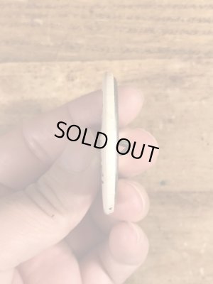 80年代頃のU.S.Food & Drug Administration Cocaine Research Dept.のメッセージが書かれたビンテージの缶バッジ