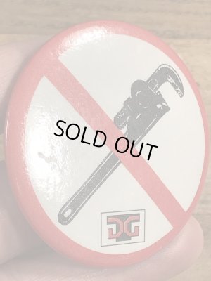 80年代頃のパイプレンチ禁止のビンテージの缶バッジ