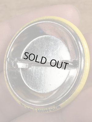 80年代頃のBack Off!...のメッセージが書かれたビンテージの缶バッジ