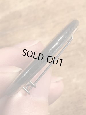 80年代頃のOne For The Money Two For The Show...のメッセージが書かれたビンテージの缶バッジ