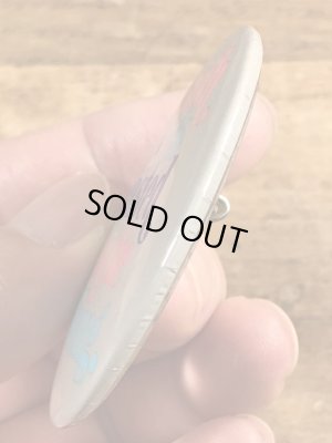 80年代頃のYouth Is Wasted On The Young.のメッセージが書かれたヴィンテージの缶バッチ