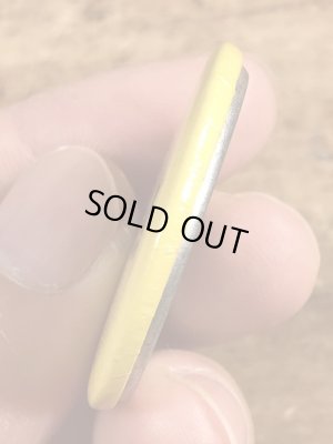 80年代頃のパニック!のメッセージが書かれたビンテージの缶バッジ