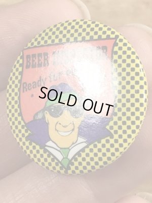 80’sのBeer Inspector Ready For My Next Case!のアメリカンジョークが描かれたヴィンテージの缶バッチ