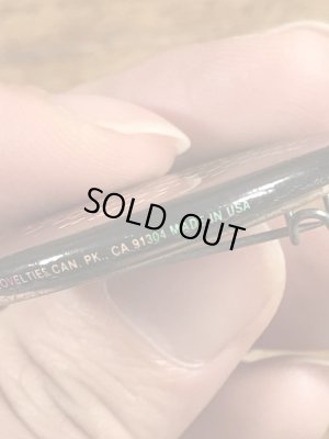 80年代頃のOne For The Money Two For The Show...のメッセージが書かれたビンテージの缶バッジ