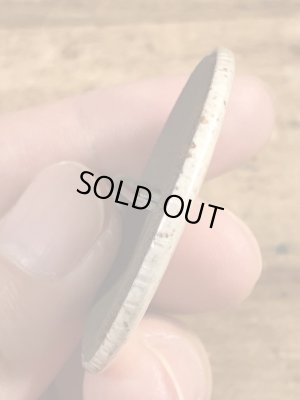 80’sのDepression's Over...のメッセージが書かれたヴィンテージの缶バッチ