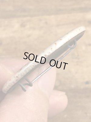 80年代頃のDepression's Over...のメッセージが書かれたビンテージの缶バッジ