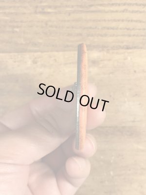 80年代頃のホールマーク社製のエンジェルが描かれたビンテージの缶バッジ