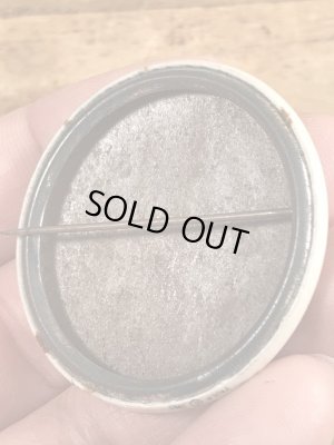 60年代頃のIgnore This Button!のメッセージが書かれたビンテージの缶バッチ