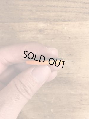 80'sのWhat Are You Looking At, Dicknoseのメッセージが書かれたヴィンテージの缶バッチ