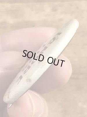 60年代頃のIgnore This Button!のメッセージが書かれたビンテージの缶バッチ