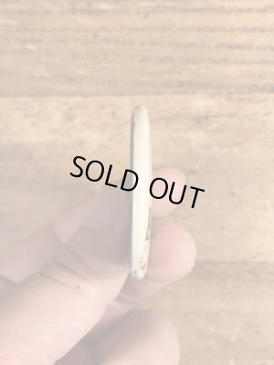 60年代頃のIgnore This Button!のメッセージが書かれたビンテージの缶バッチ