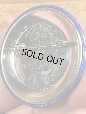 80年代頃のAt My Age I Don't Have To Act Responsible!のメッセージが書かれたビンテージの缶バッジ