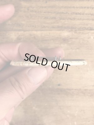 80's のI Am A Nympho Incase Of An... のメッセージが書かれたビンテージの缶バッジ