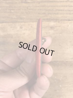 80年代頃のホールマーク社製のメッセージが書かれたビンテージの缶バッジ