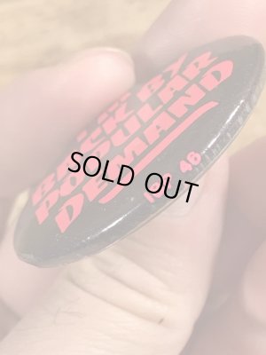 80'sのI'm Back By Popular Demandのメッセージが書かれたヴィンテージの缶バッチ