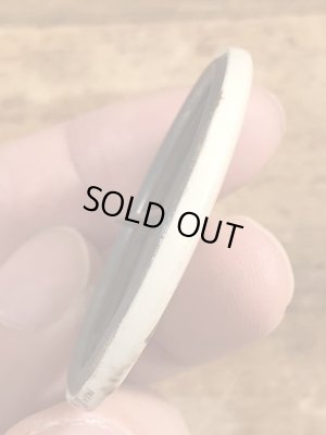 60’sのIgnore This Button!のメッセージが書かれたヴィンテージの缶バッジ