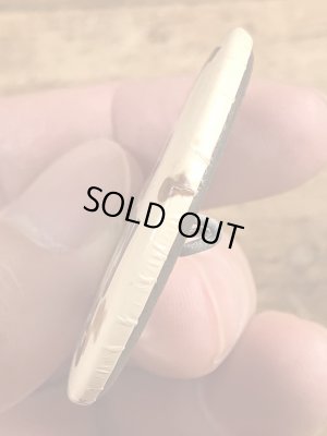 80年代頃のSit On A Happy Faceのメッセージが書かれたビンテージの缶バッジ