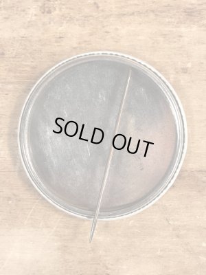 60~70'sのBuy The Avenger We Need The Moneyのメッセージが書かれたヴィンテージの缶バッチ