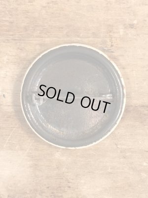 80'sのSit On A Happy Faceのメッセージが書かれたヴィンテージの缶バッチ