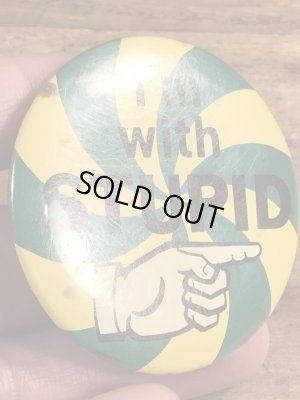 80年代頃のI'm With Stupidのメッセージが書かれたヴィンテージの缶バッチ