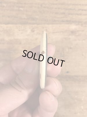 80年代頃のSit On A Happy Faceのメッセージが書かれたビンテージの缶バッジ