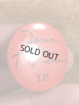 70年代頃のトムペティのビンテージの缶バッジ