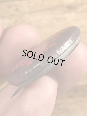 60~70年代頃のWomen Should Be Obscene & Not Heardのメッセージが書かれたビンテージの缶バッジ