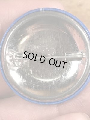 80'sのGuy With Attitude...のメッセージが書かれたビンテージの缶バッジ